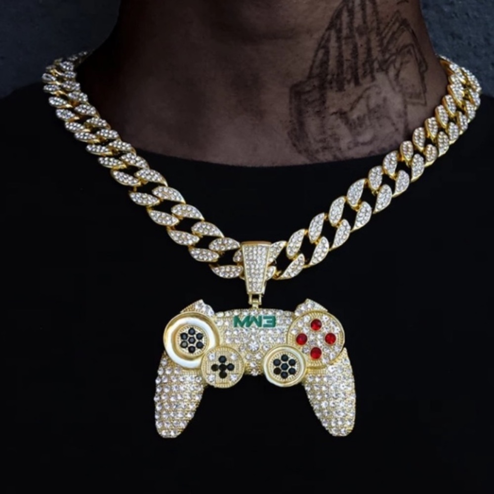 NEW MEN CONTROL GAMING  CUBAN CHAIN NECKLACE